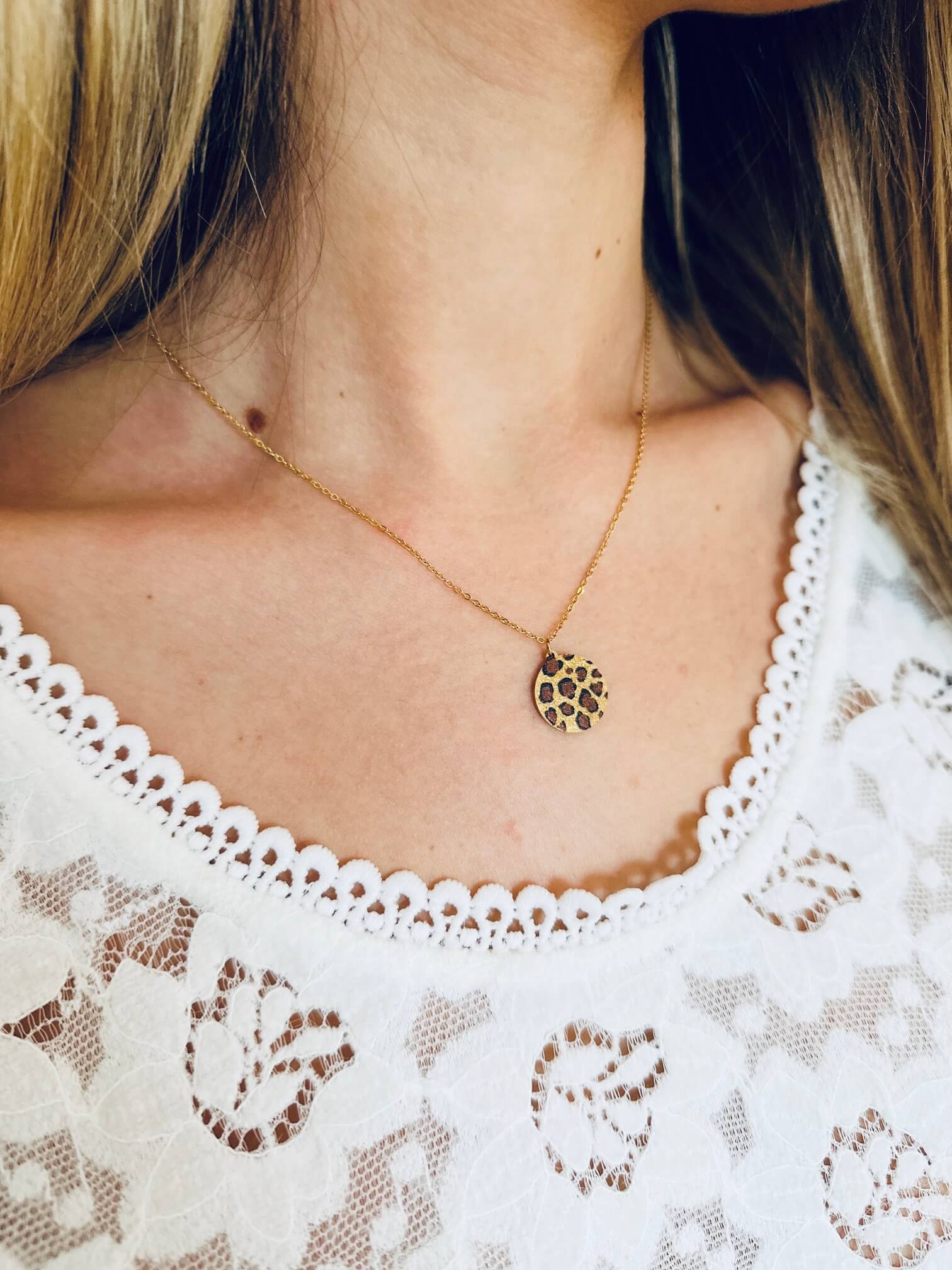 Collier - LEO