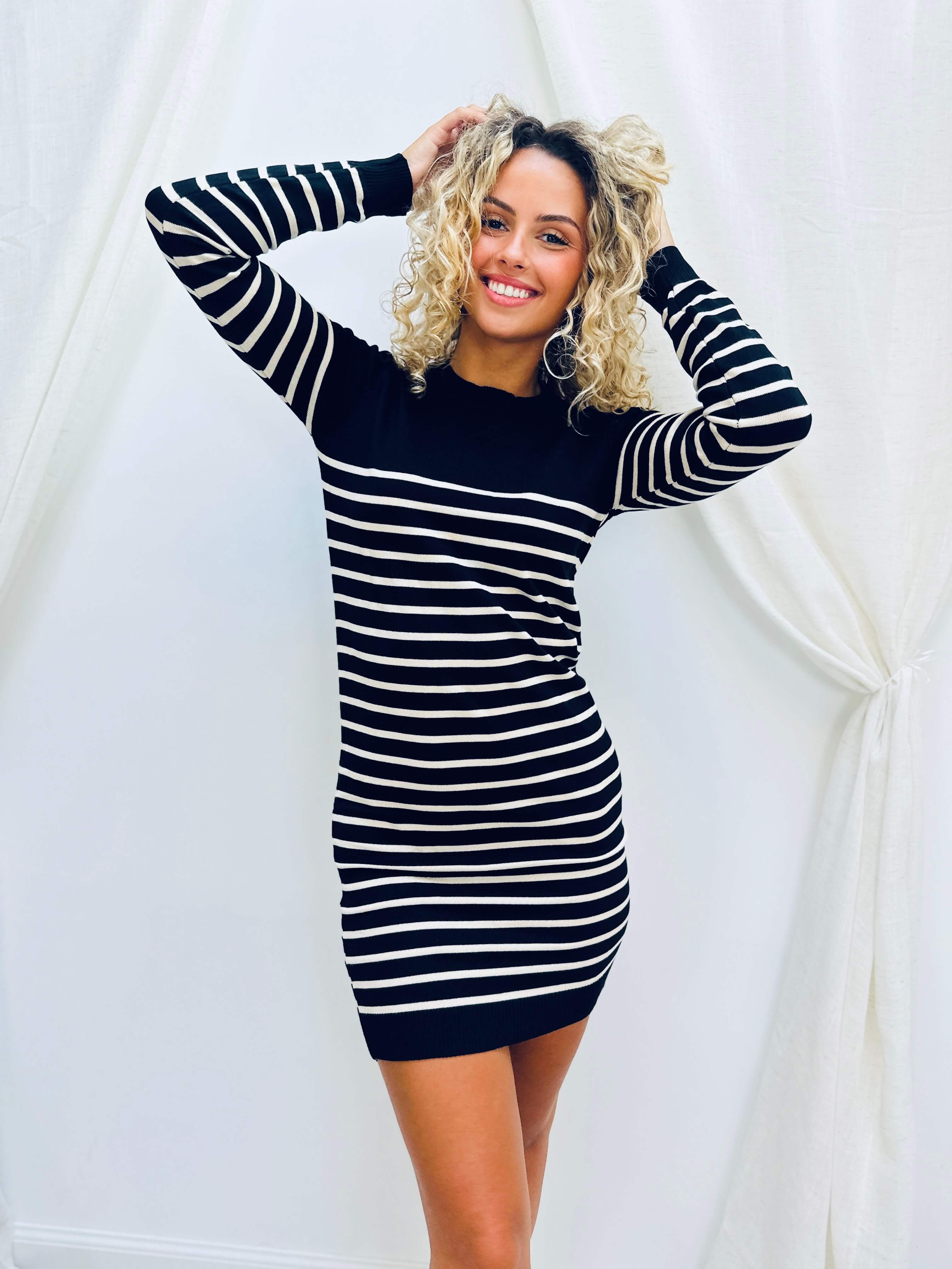Robe pull noir - LOLA