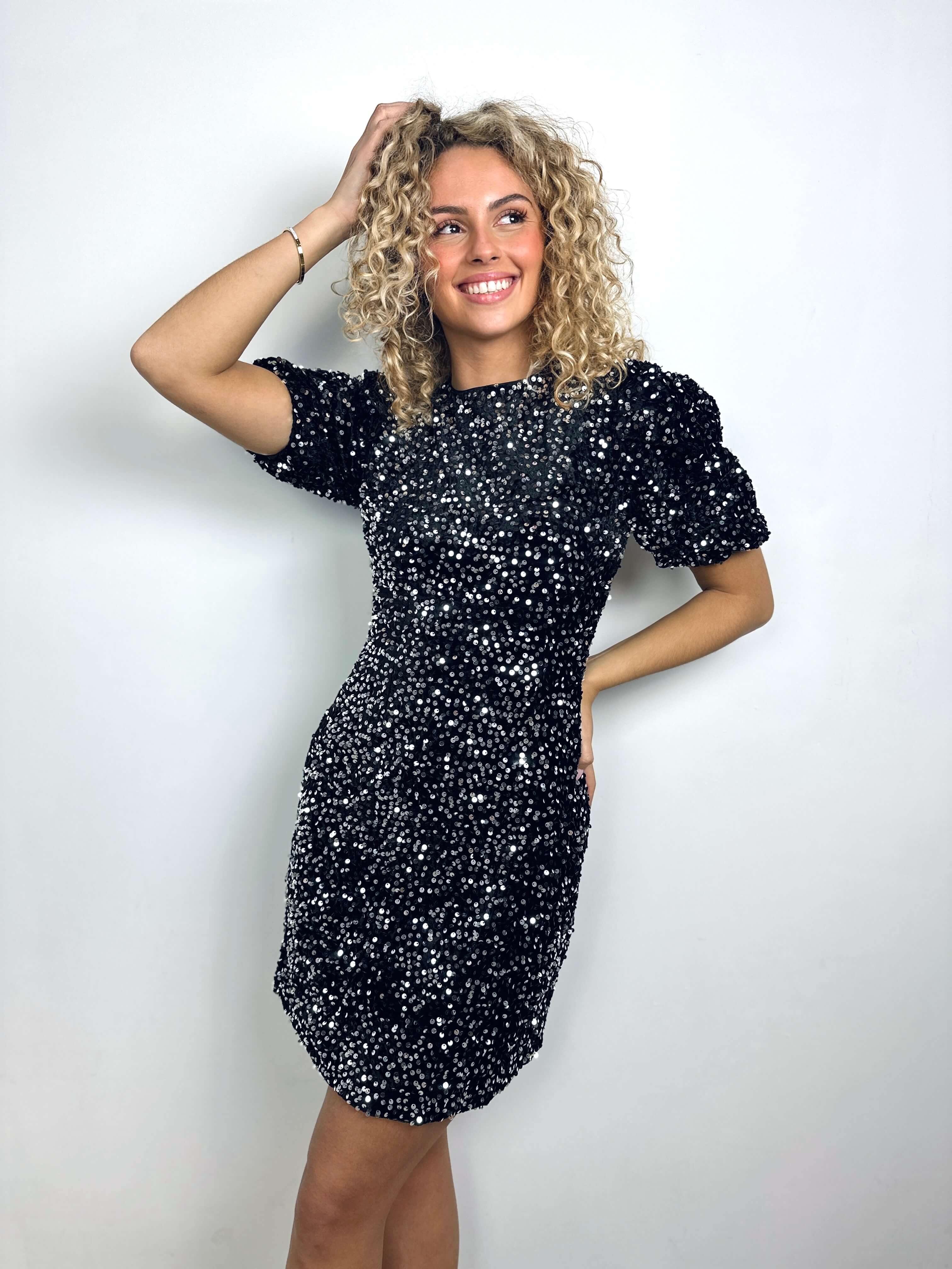 Robe noire à sequins – LIVIA