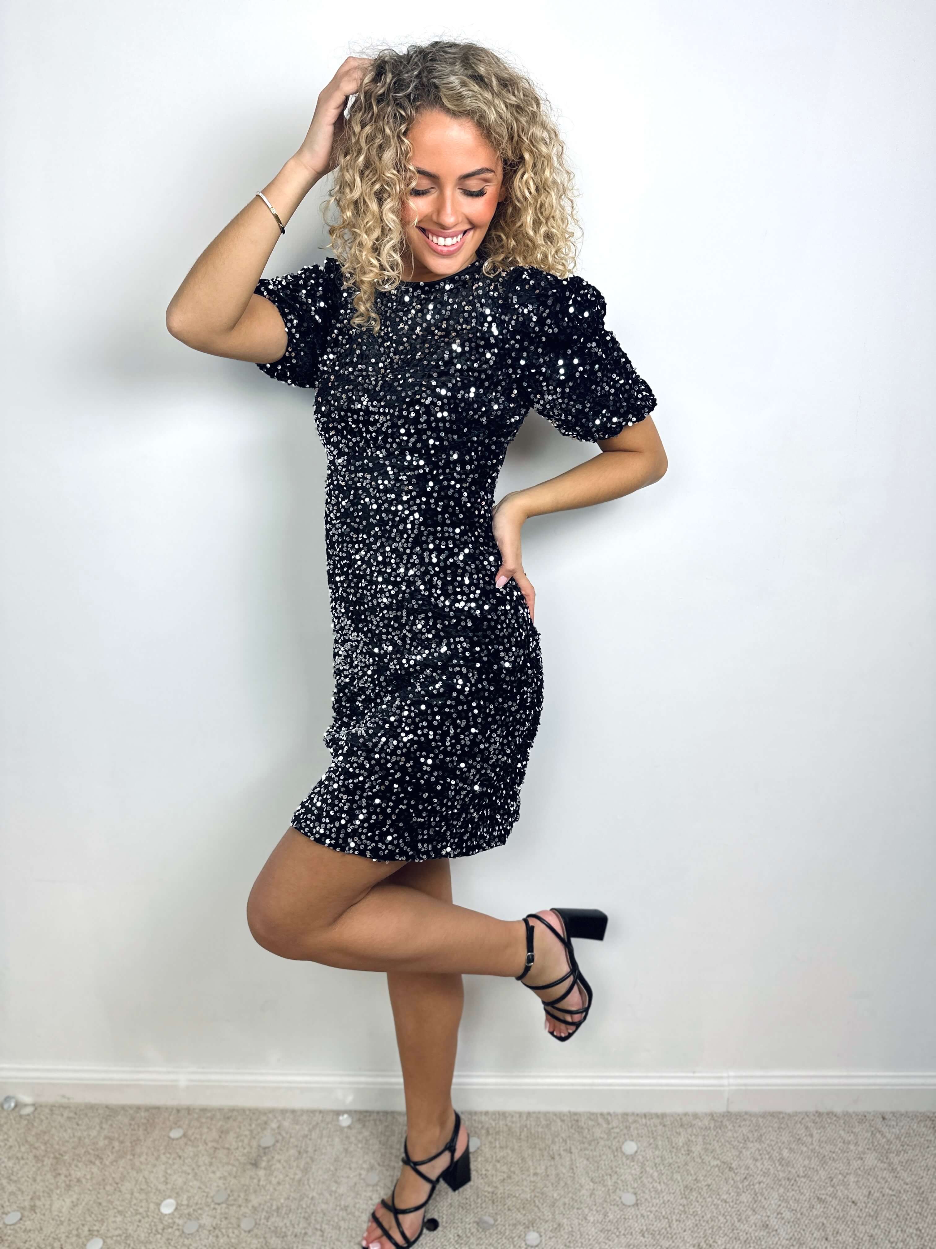 Robe noire à sequins – LIVIA