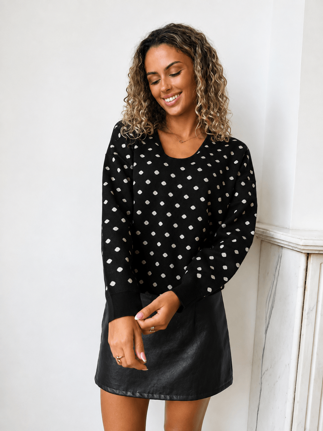 Pull noir.- ROSALIA